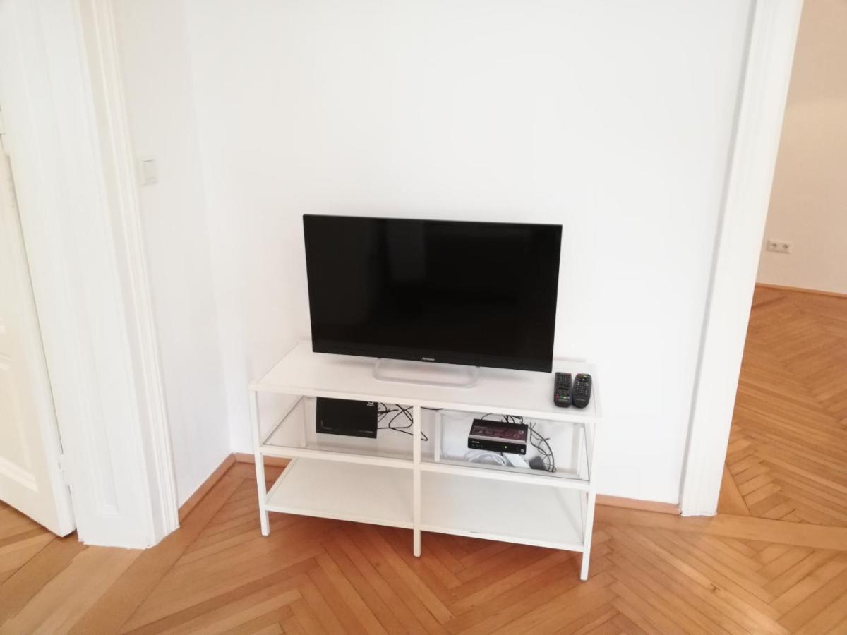 Central Living Apartments - Schoenbrunn Viyana Dış mekan fotoğraf