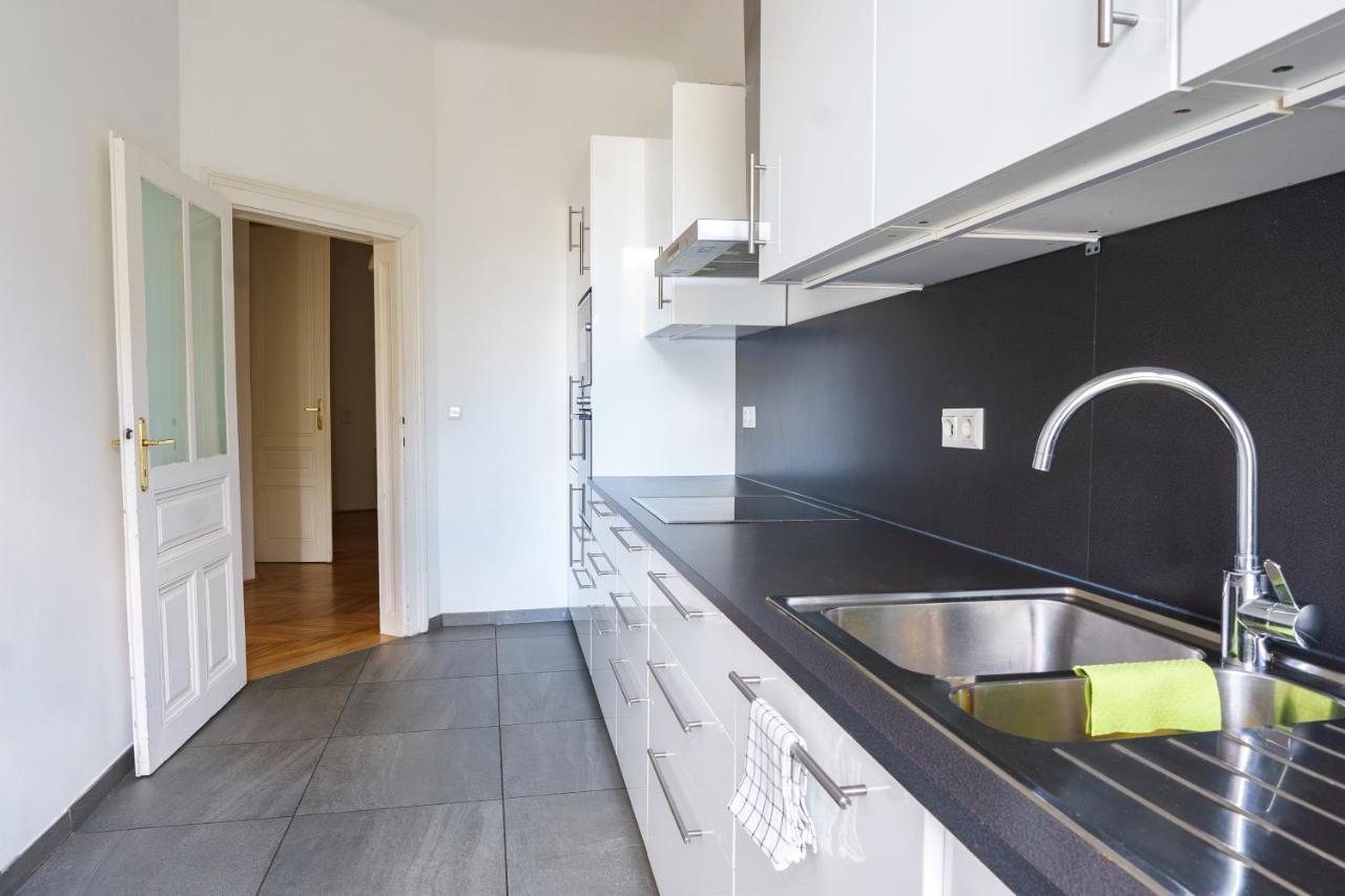 Central Living Apartments - Schoenbrunn Viyana Dış mekan fotoğraf