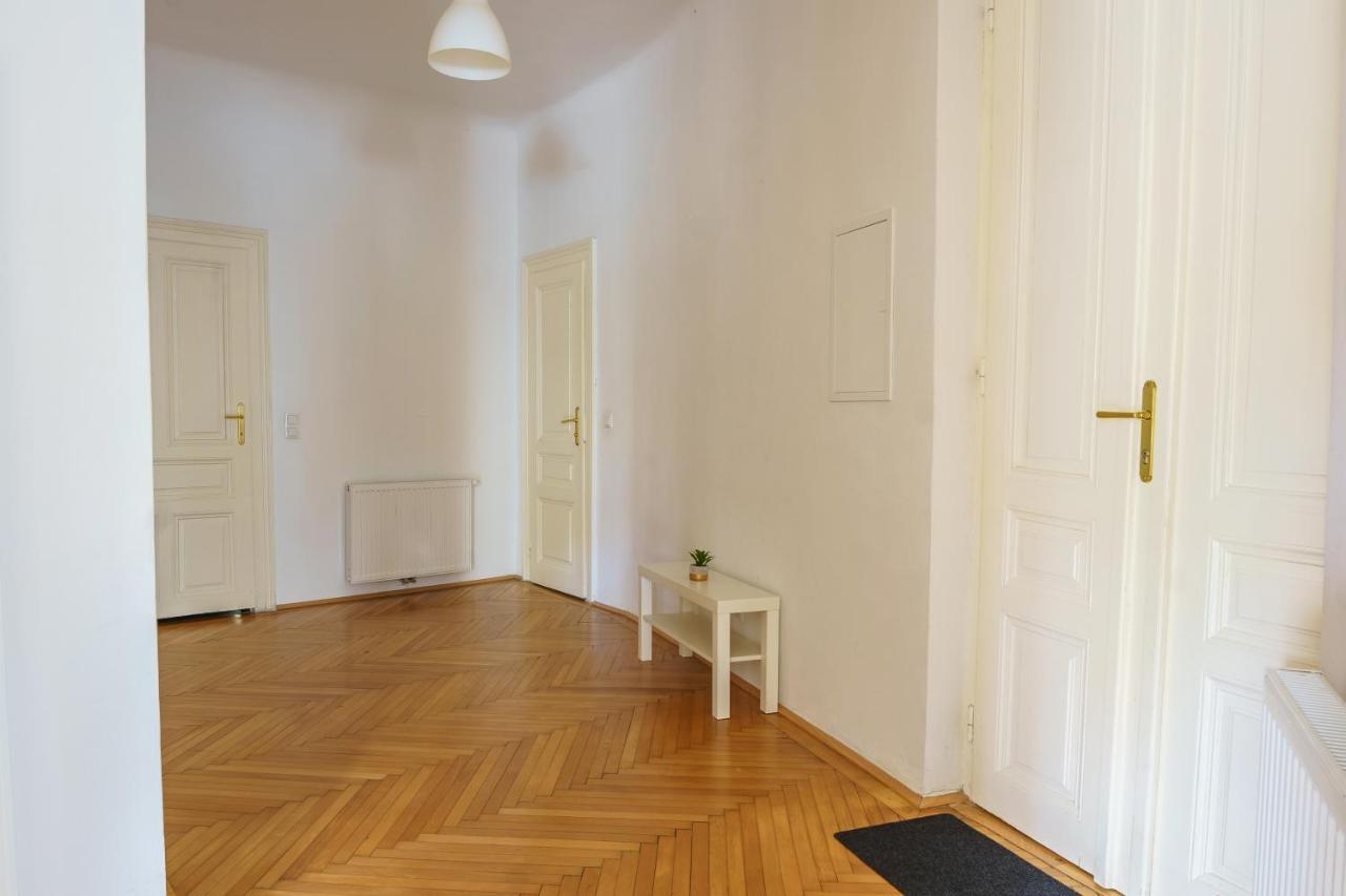 Central Living Apartments - Schoenbrunn Viyana Dış mekan fotoğraf