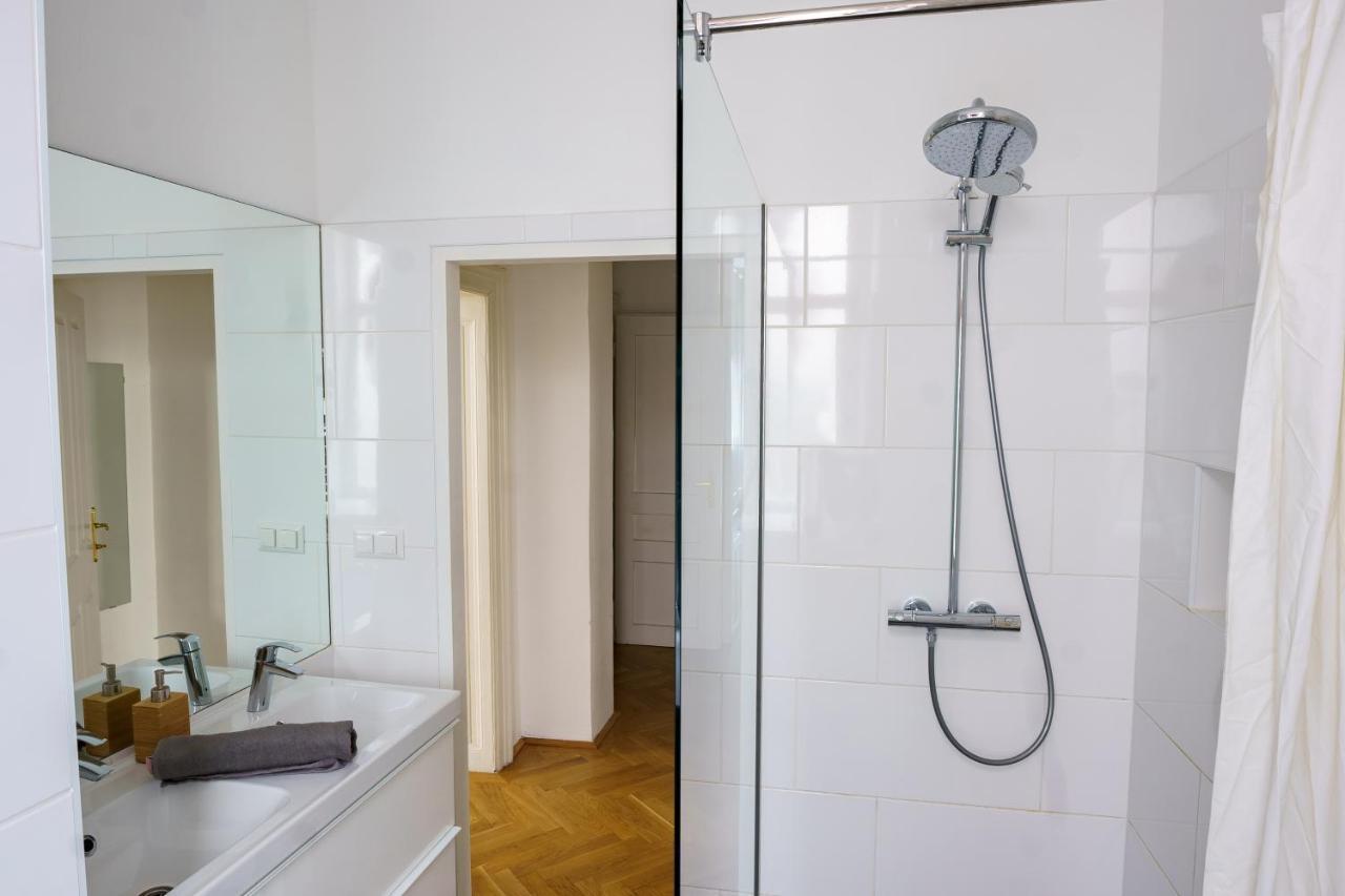 Central Living Apartments - Schoenbrunn Viyana Dış mekan fotoğraf